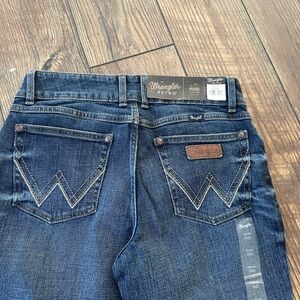 Wrangler Retro Jeans in Dark Blue Wash